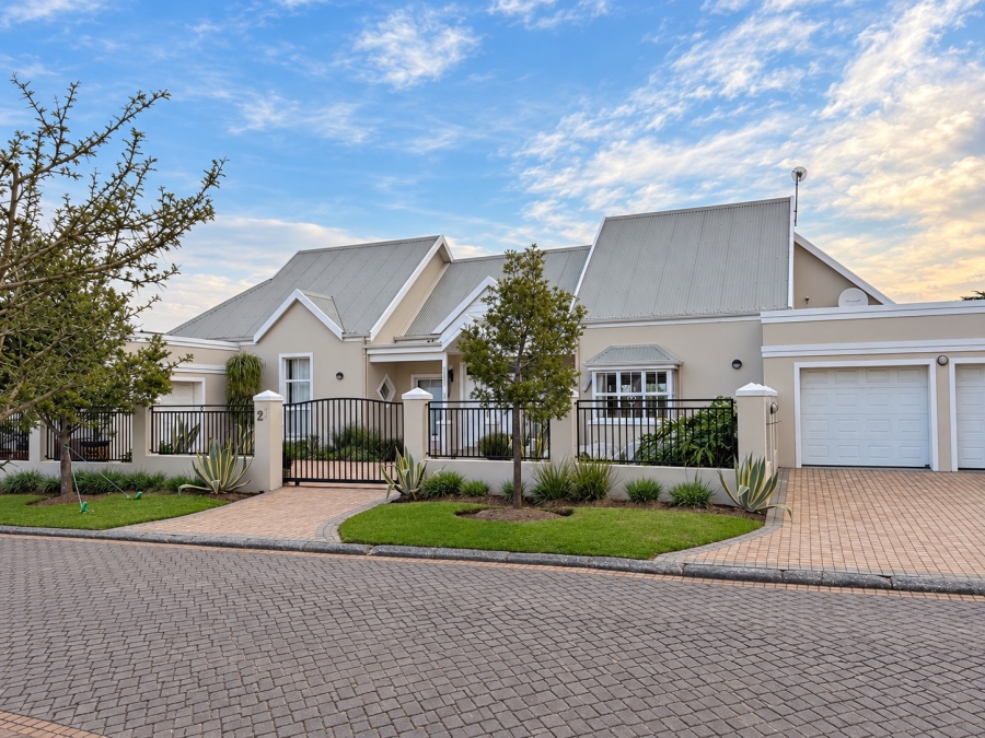 5 Bedroom Property for Sale in Kingswood Golf Estate Western Cape